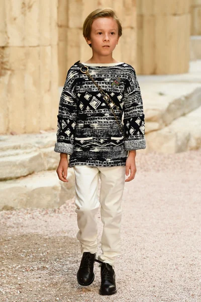 Look 33